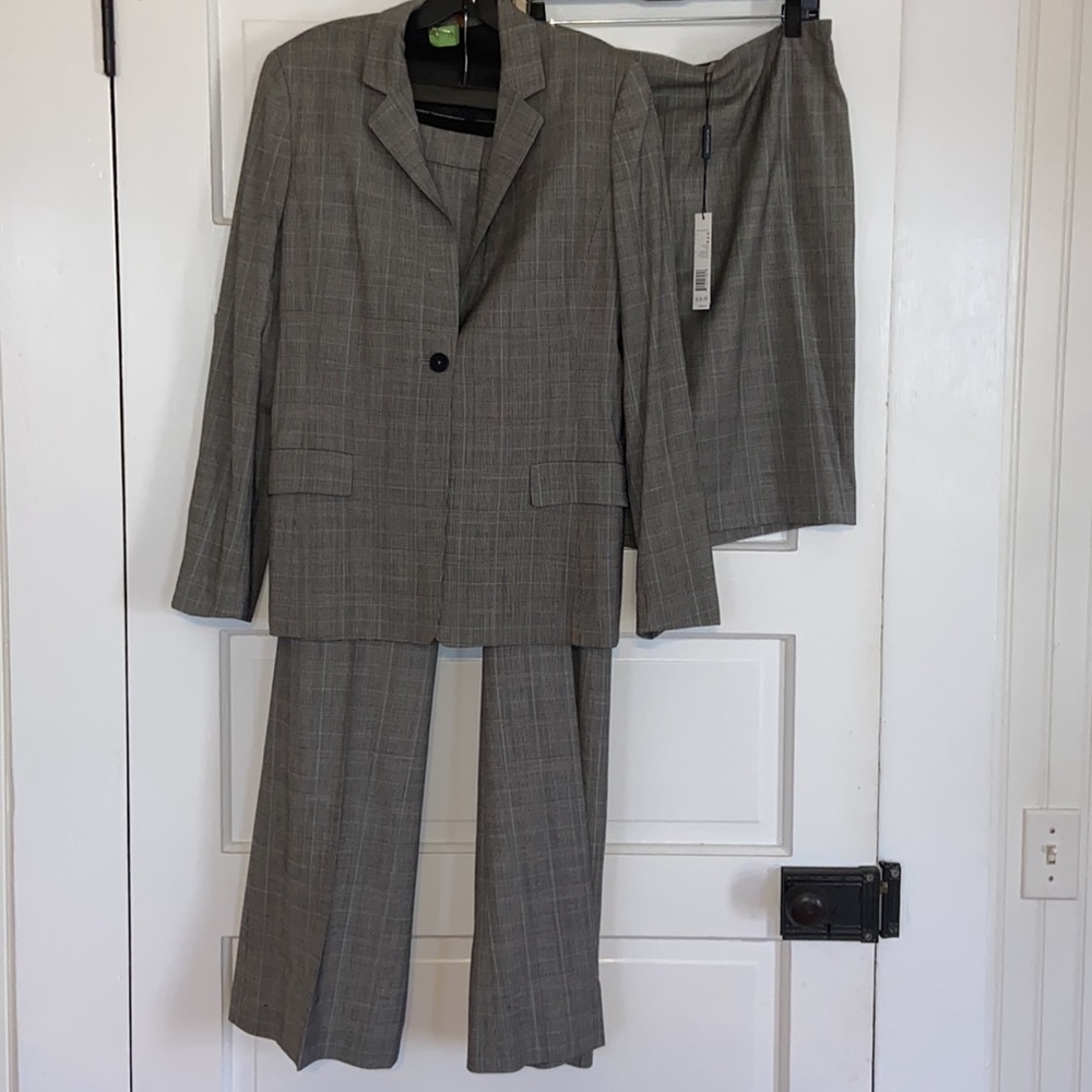Elie Tahari, Women’s 3 Piece, Black, White & Aqua Plaid Suit, Size 14